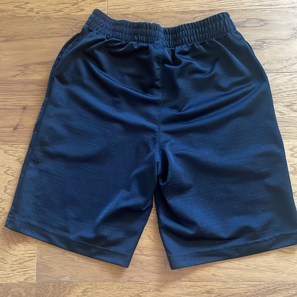 Boys Jordan basketball shorts. Size medium. - Picture 3 of 3